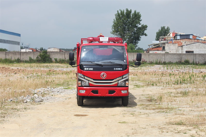 天津市供應(yīng)小型水罐消防車
