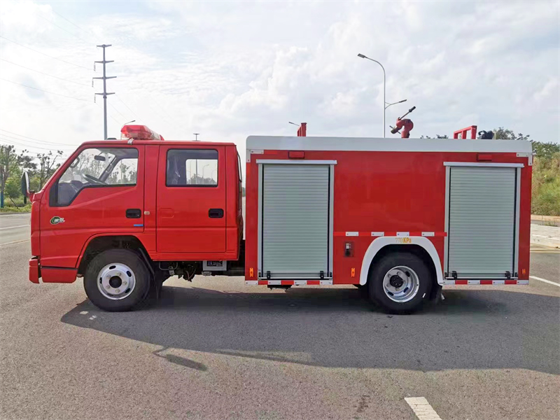 廠家生產(chǎn)銷售中小型隧道消防車
