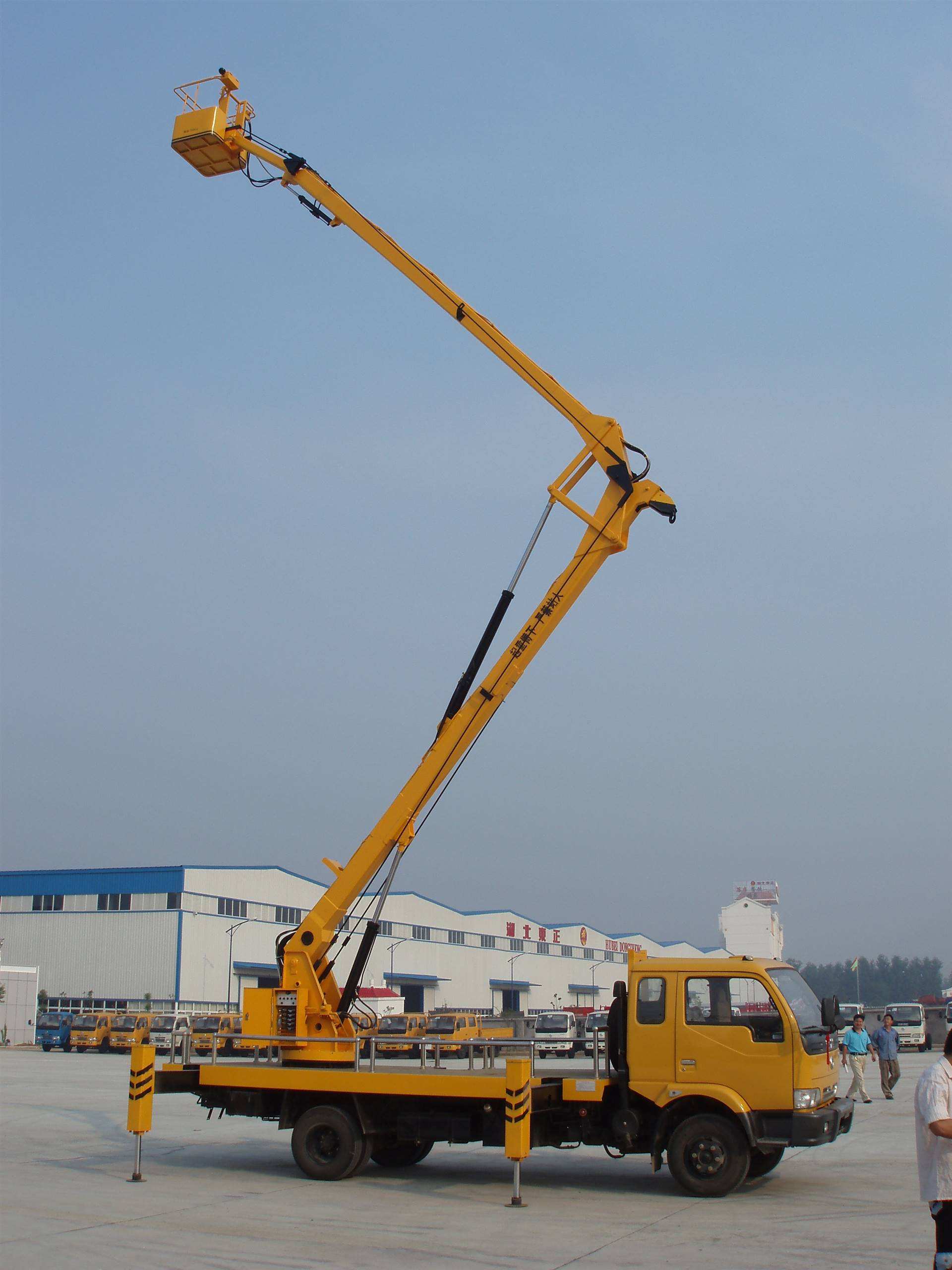 高空作業(yè)噴液車